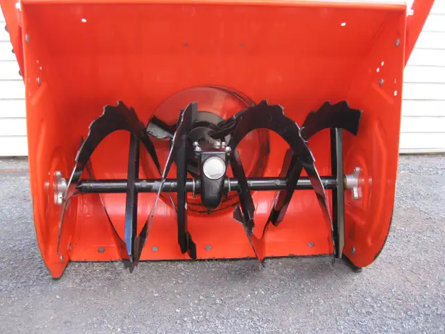 Souffleuse *CHENILLES* ARIENS HYDRO PRO 28  Snowblower Souffleur in Snowblowers in Laval / North Shore - Image 5