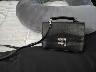 Great Condition!!!! MUST GO!!!!!! WILL ONLY ACCEPT MESSAGES ON KIJJI