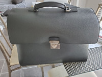 AUTHENTIC Louis Vuitton Neo Robusto Epi Briefcase