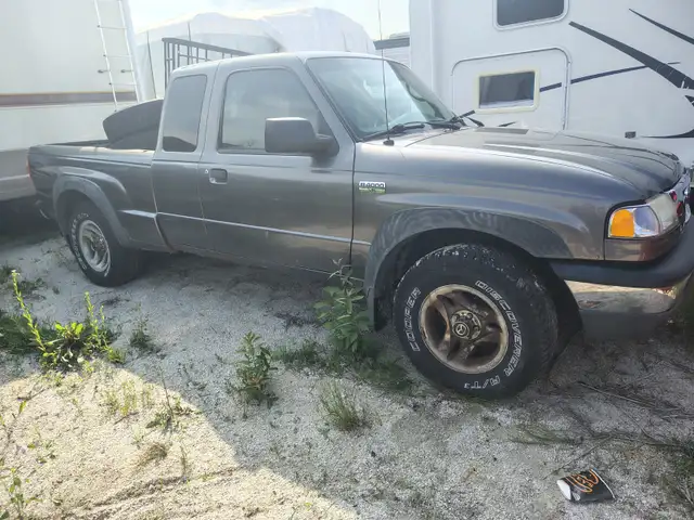 2006 Mazda b4000 4x4 5-speed in Cars & Trucks in Barrie - Image 2