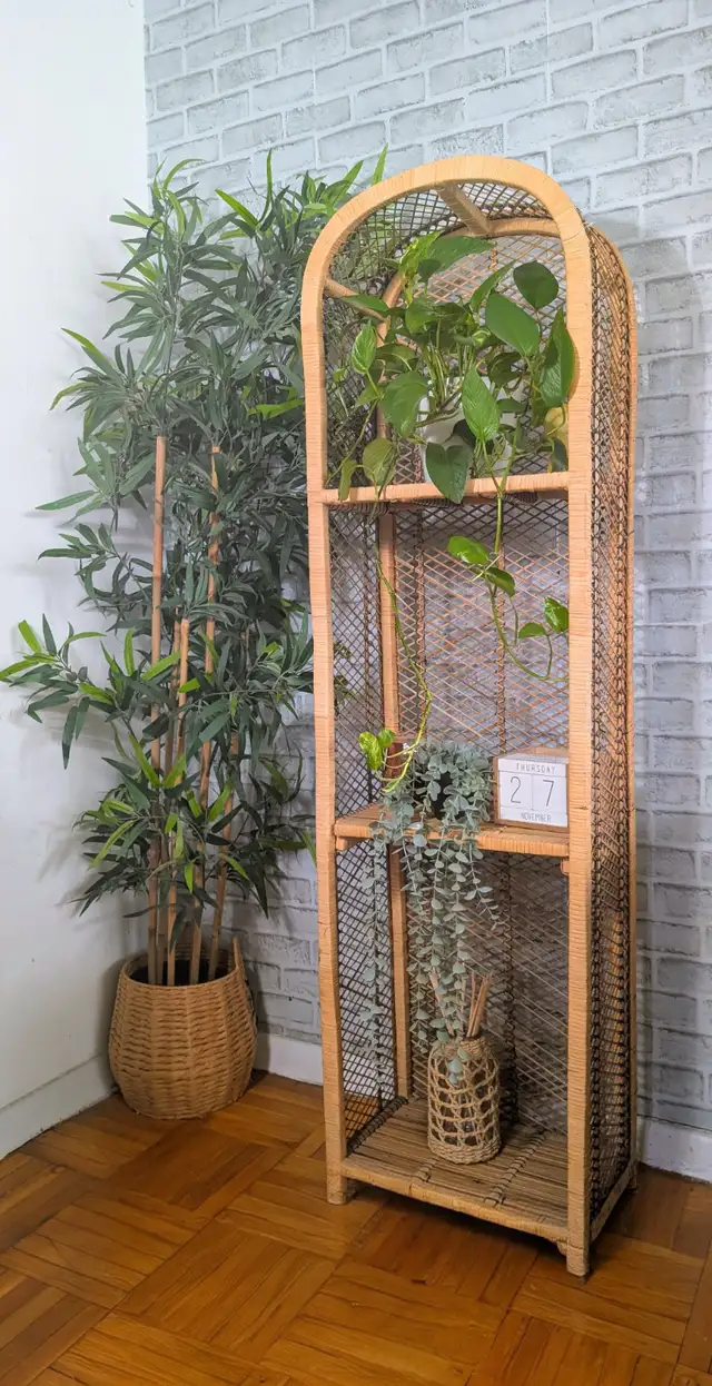 Wicker Shelf (Vintage Boho) in Hutches & Display Cabinets in Mississauga / Peel Region - Image 2