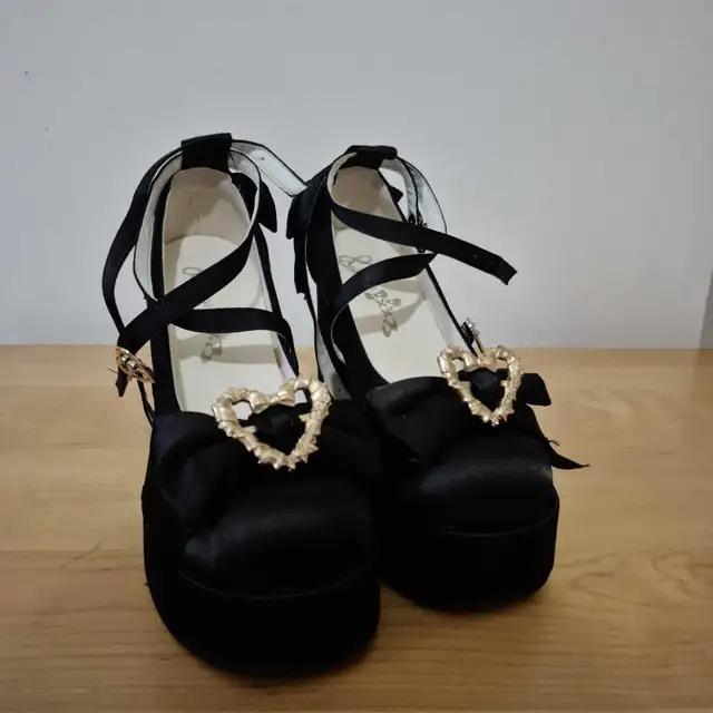 ~ Talons hauts noir Taille 39/8,8.5 ~ in Women's - Shoes in Québec City - Image 2