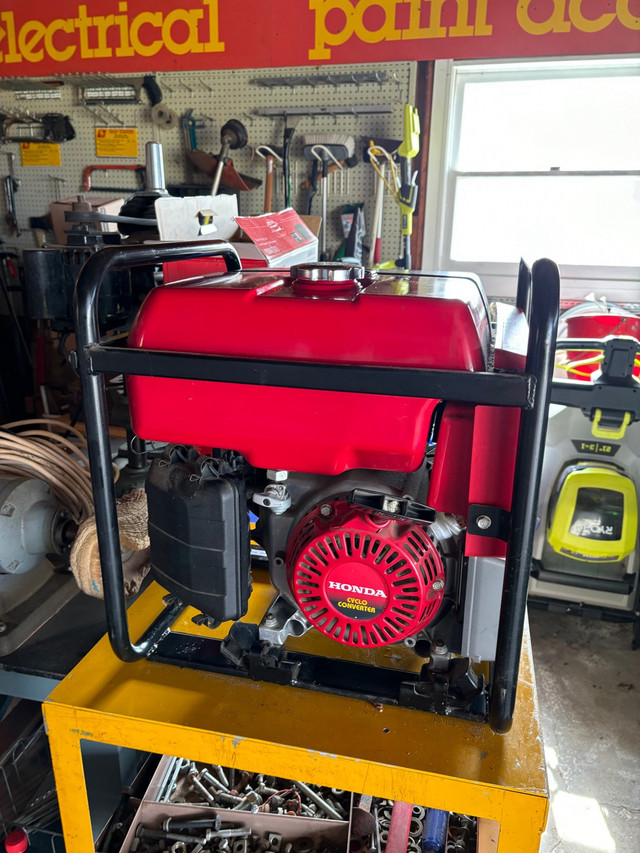 Honda EM3000c Generator  in Other in City of Toronto - Image 2