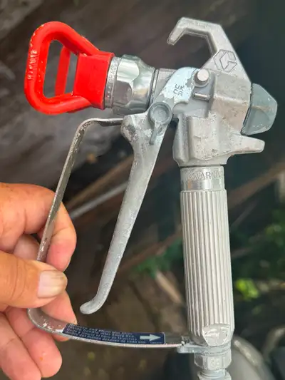 GRACO AIRLESS SPRAY GUN, View more
