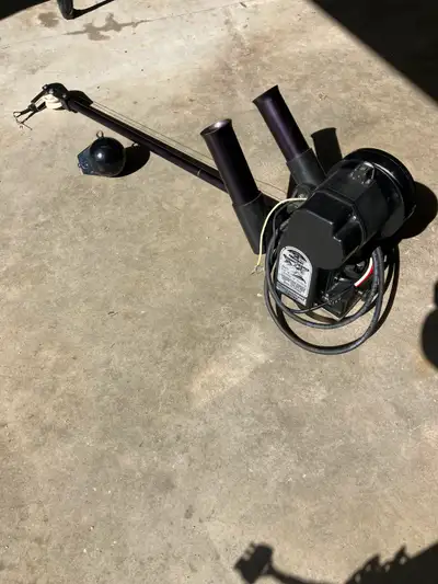 Walker Tournament Series downrigger. Comes with swivel base and 10 lb. weight. This downrigger is re...