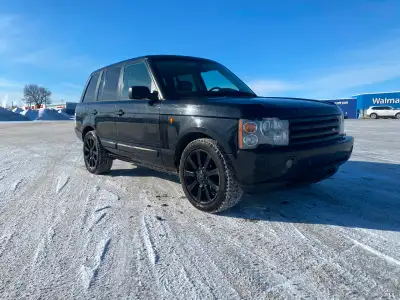 2004 Land Rover Range Rover HSE Moteur: 4.4L V8 Suspension: Regulier Toit ouvrant Traction 4WD (4x4)...