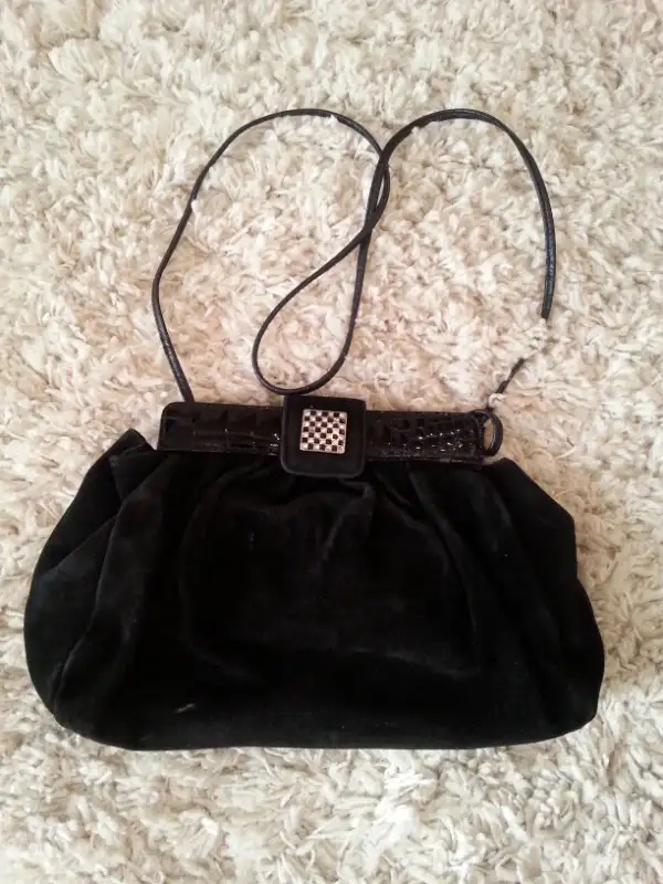 VARIETY OF PURSES in Women's - Bags & Wallets in Barrie - Image 4