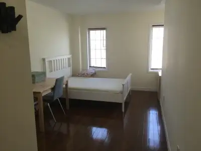 Nice, clean and quiet rooms for rent near York university(5-10 minutes walk) , and subway station in...