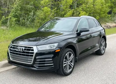 2018 Audi Q5 Progressive S-Line. Mythos Black Metallic on black leather. Service up to date, no acci...