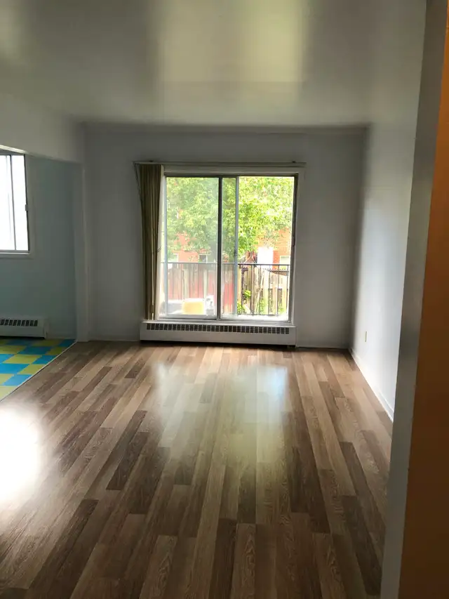 4 1/2 apartment for rent LAVAL METRO & CONCORDE GARE