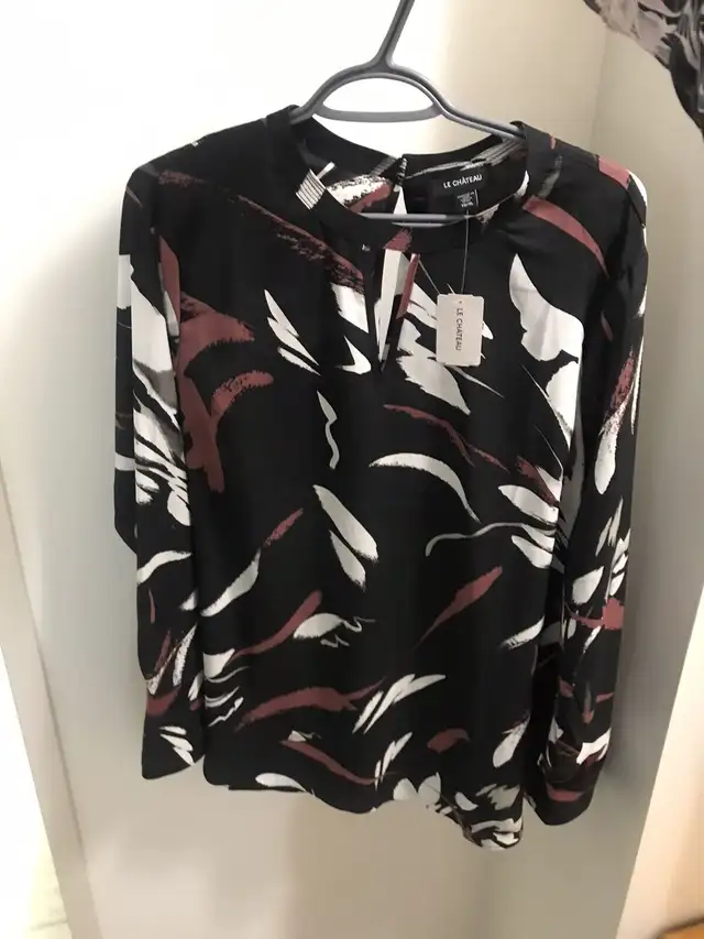 New - Le Chateau Long Sleeve Top