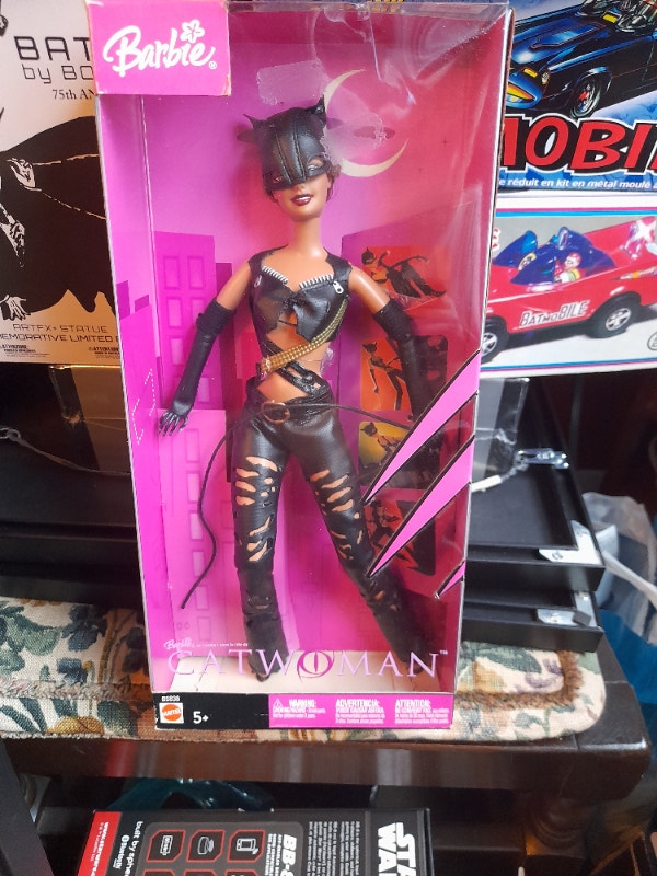Barbie Doll Halle Berry as Catwoman + The Movie DVD Toys & Games