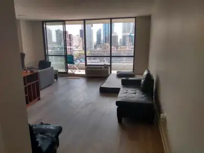 3STUDENT DORM ROOM YONGE EGLINTON HAMSA ILAC TORONTO HOUSE