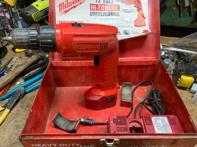 Vintage tool box and drill in Power Tools in Oshawa / Durham Region - Image 6