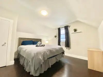 Furnished bedroom close to the university of alberta