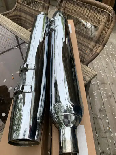 These Harley Davidson Road King slip-on mufflers are used but in good condition and ready to give yo...