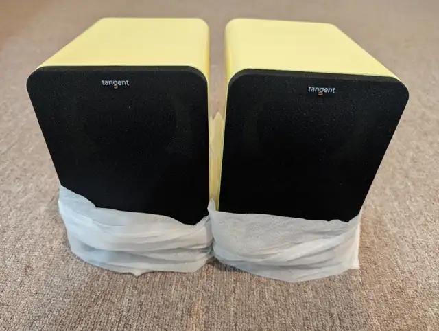 Quality Tangent Audio EVO 2-Way Hi-Fi Speakers in Yellow - MINT in Speakers in Markham / York Region - Image 7