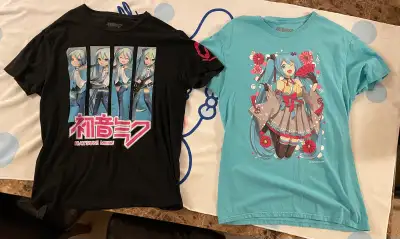 2 Hatsune Miku T-shirt’s, View more