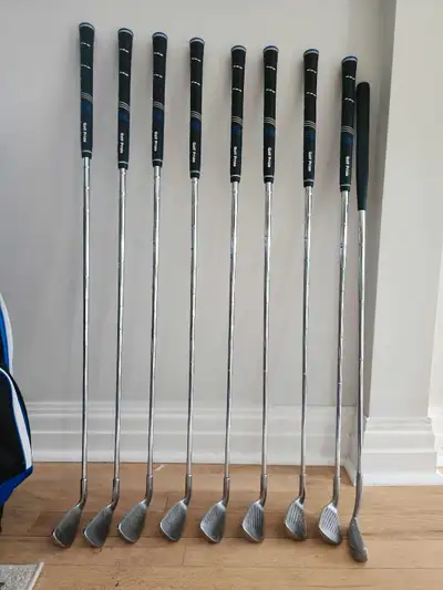 Putter, pitching wedge, 9, 8, 7, 6, 5, 4, 3. "Ultimate" golf bag (new). "Golf Pride" jumbo grips put...