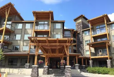 Huge 1 br fully furnished, turn key, all utilities included in condo fee, all year round pools and h...