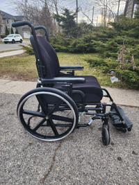 Foldable wheelchair 