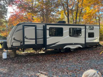 2015 sunset trail camper for sale. Bunkhouse with 4 bunks in the back can be converted to 2 bunks on...