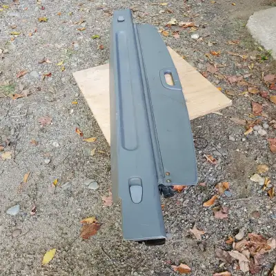 09 matrix hatchback cover