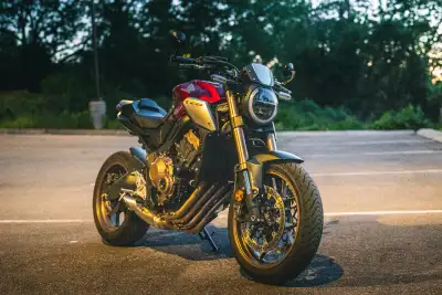 This bike is Ready to Ride! Selling because I have Upgraded to a CB1000R. Oil changed every 6-8,000...
