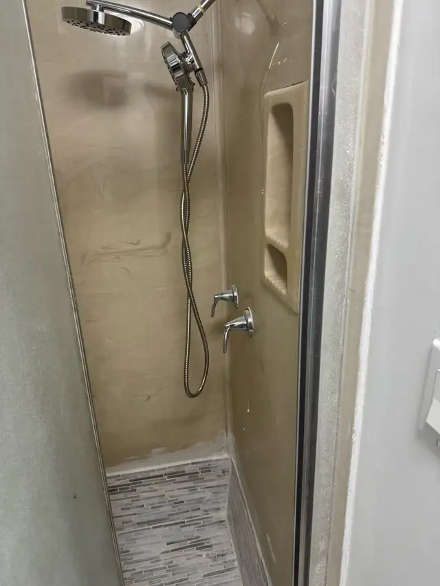 one bedroom legal suite all utilities included 63236063724035124