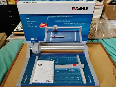 Coupe-papier rotatif Dahle 550 14-1/8" Rolling Paper Trimmer, View more