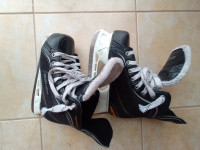 Bauer Supreme Hockey Skate Size 4