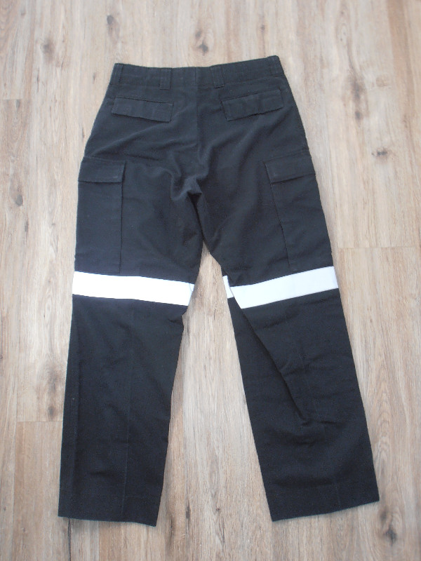 Paramedic/First Responder Pants in Other in Sarnia - Image 2