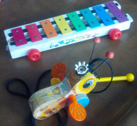 3 Fisher Price Vintage:: Queen Buzzy Bee, Xylophone, School Bus