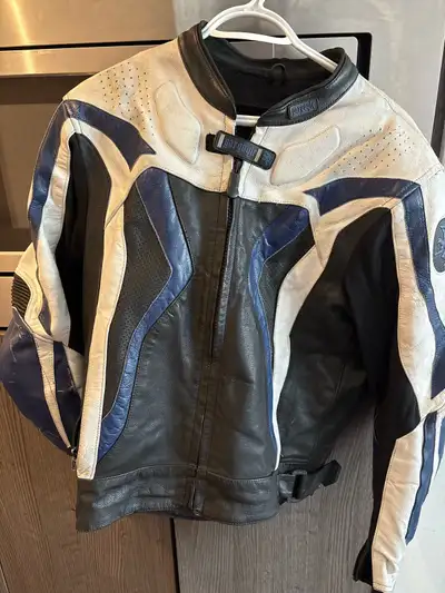 This pre-owned Gargoyle rider-inspired motorcycle jacket is crafted from 100% genuine leather and is...
