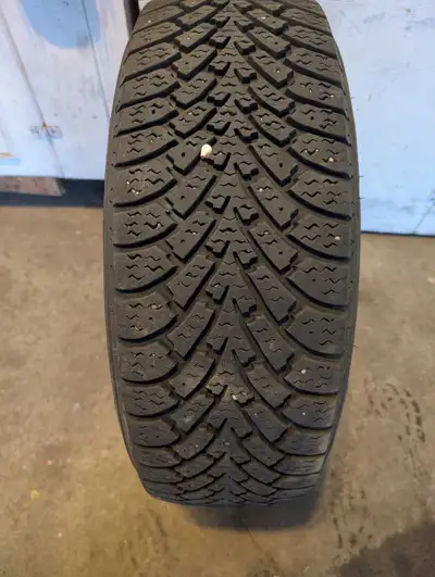 Set of winter tires 225/65/R16 on rims fit chrysler minivans . Very good condition call 780-619-0571...