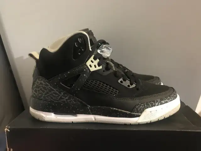 Air Jordan Spizike Oreo -7y in Men's Shoes in City of Toronto - Image 2