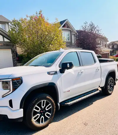 $98000 bought new with running boards and gst! 1G vin Low km AT4 premium package ($1750) 1500 halfto...