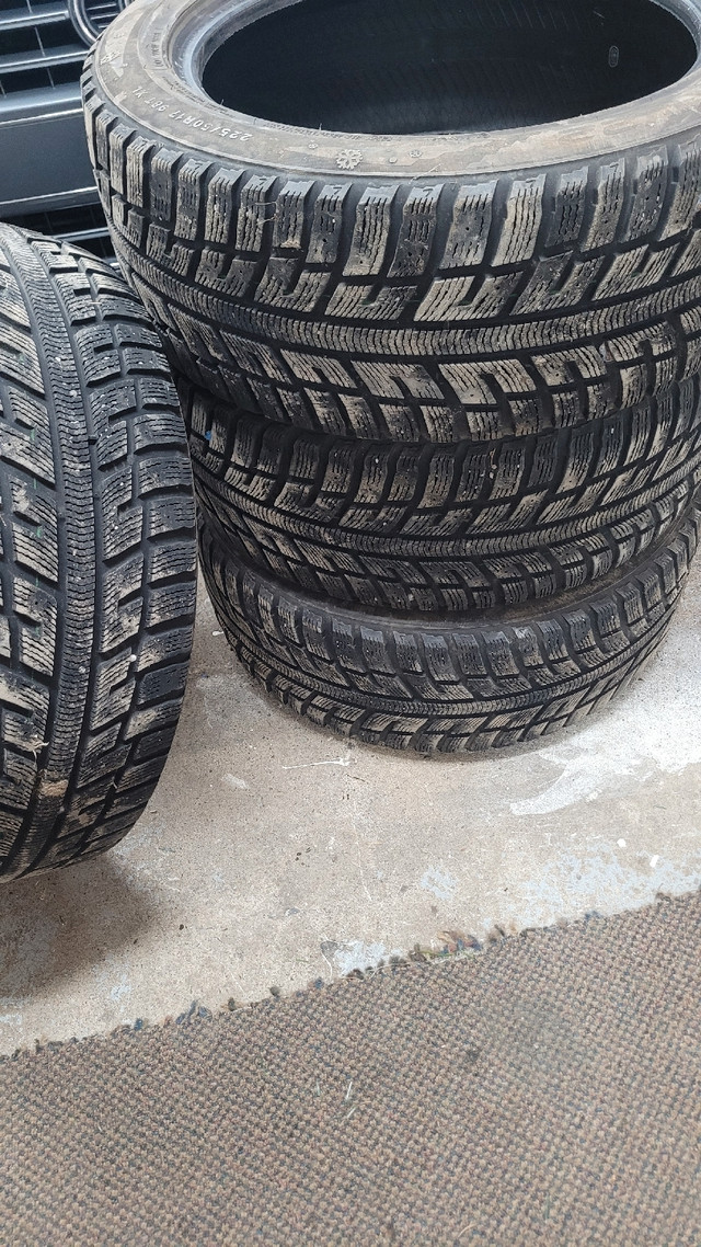 225/50R17 kumho hiver dans Pneus et jantes  à Longueuil/Rive Sud - Image 2