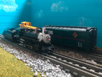 Bachmann Ho scale trains | 0-6-0 Steam engine and cars