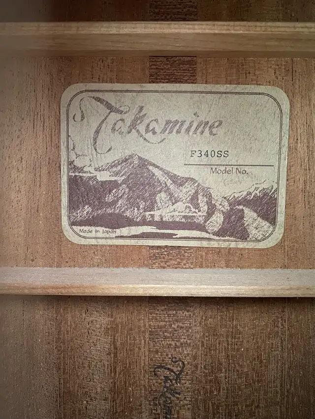 Takamine F‑340SS Japan-Made Vintage Acoustic in Guitars in Petawawa - Image 7