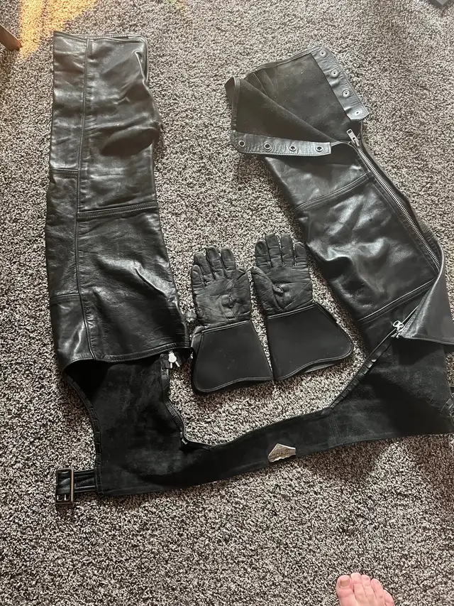 Chaps & glove's in Road in Calgary - Image 2