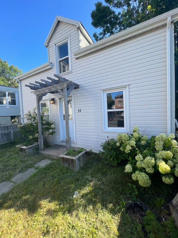 3 Bed 1 Bath Bright & Private Home Rental 1895 Titus Street Oct Long