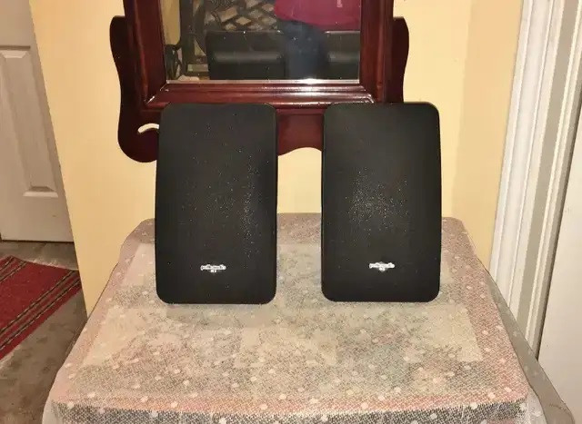 Weird Looking Polk Audio Speakers w Good Sound M2 in Stereo Systems & Home Theatre in Ottawa - Image 2