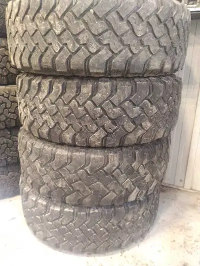 Set of falken wildpeak off of a wrangler. 2 are 8/32 other 2 uneven wear with 5/32 and 3/32.