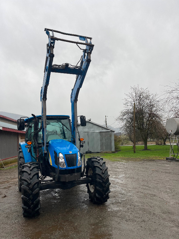 2012 New Holland T5070 Loader Tractor in Farming Equipment in Chilliwack - Image 4