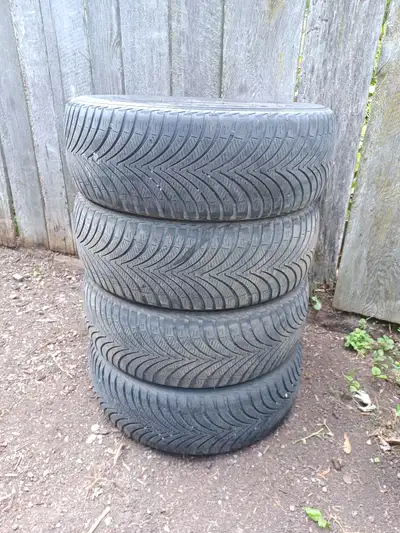 Set of 4 Kumho Solus 4s HA32 tires. These are 4-season tires (winter / 3-peak snowflake rated). Thre...