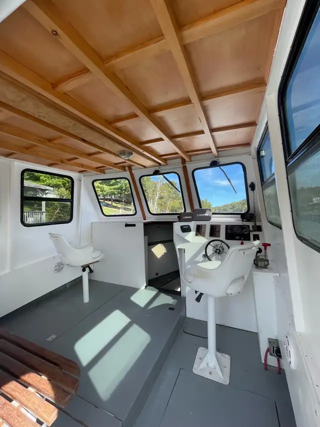 32’ Cape islander in Powerboats & Motorboats in Cape Breton - Image 7