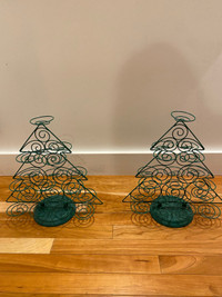 Two Wilton green cupcake holder stands
