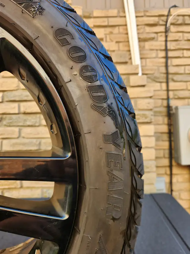 255/50R20 Goodyear Winter Command - Winter Tires & Rims in Tires & Rims in Kitchener / Waterloo - Image 5