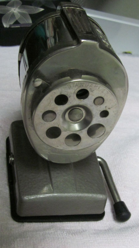 Vintage Boston Pencil Sharpener in Arts & Collectibles in Guelph - Image 2